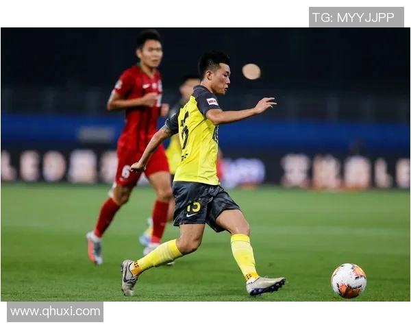 河南建业与恒大对决裁判表现引发热议球迷反响不一